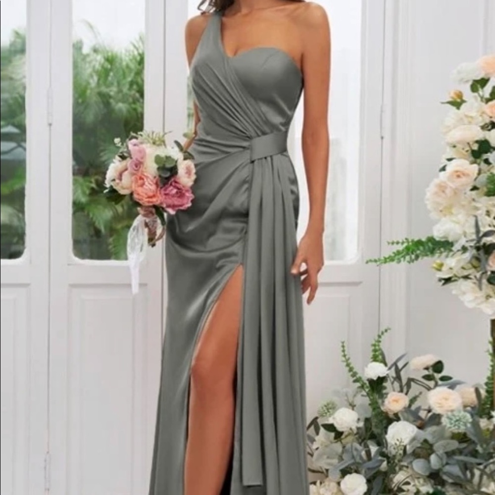 Hebeo’s Silver Gray Formal Gown for Bridesmaid or Attending Wedding Guest